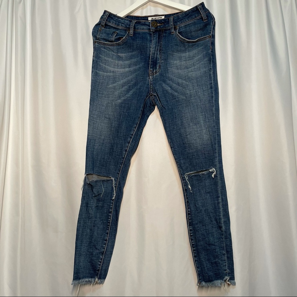 Mid-rise (10") freebird II cropped ripped jeans size 28